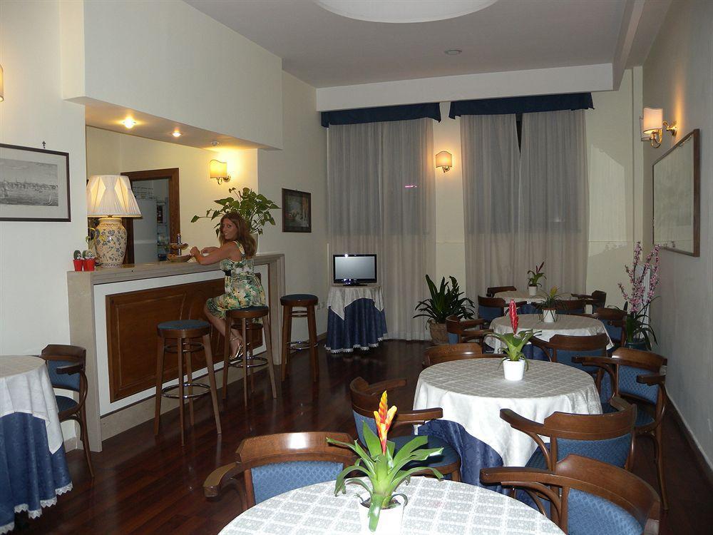 Hotel San Paolo Neapel Exteriör bild